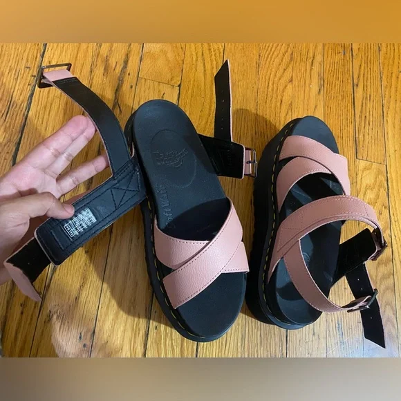 Dr. Martens: Voss II sandals - Picture 10 of 16